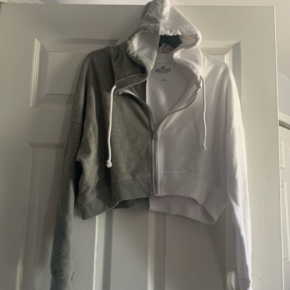 Hollister Women's Two-Tone Gray and White Hoodie never worn
